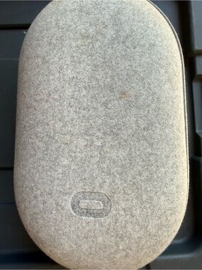 Oculus grey felt hard shell case barely used